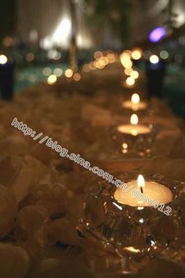 長(zhǎng)餐臺(tái)+燭光 水晶燭輝映下的婚禮浪漫盛宴